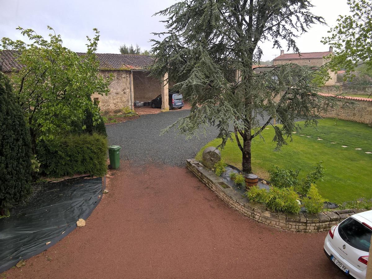 Entre Marais Et Gatine Bed & Breakfast Saint-Pompain Luaran gambar